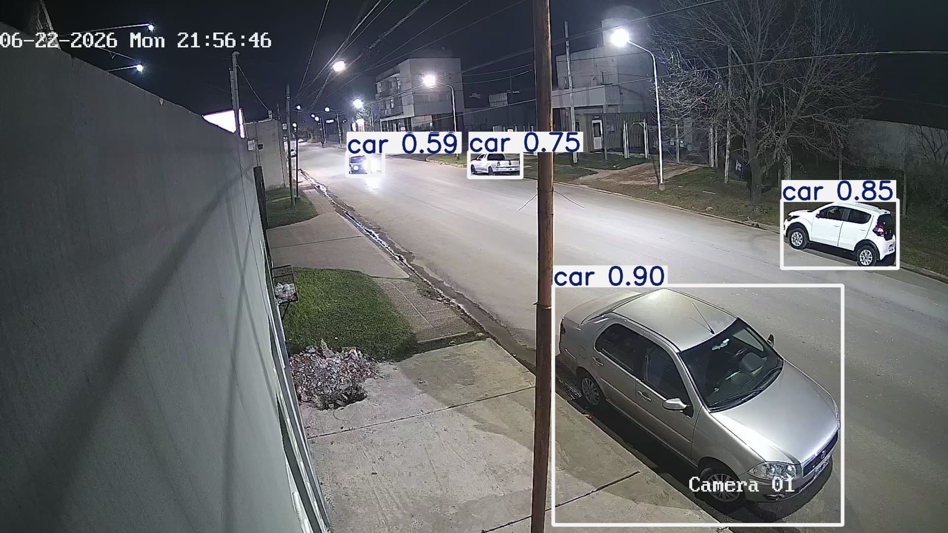 Detección de vehículos en tiempo real con visión artificial (YOLO), sobre cámaras propias.